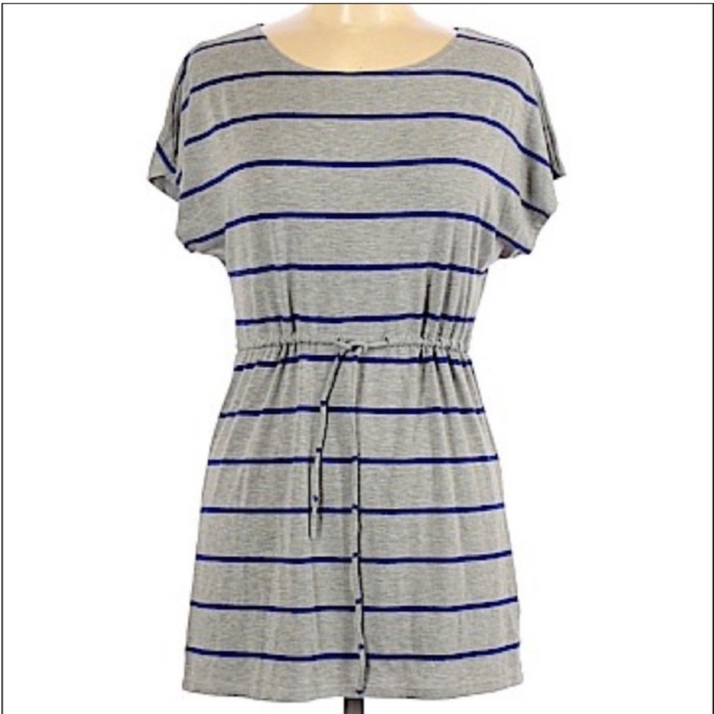 🌹 4 for $20 - Forever 21 Gray and Blue Tunic Dress